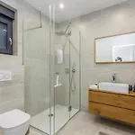 Verena Villa *